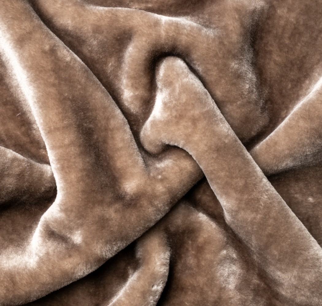 Κουβέρτα μονόχρωμη Βελούρ ''Silk Touch'' Brown