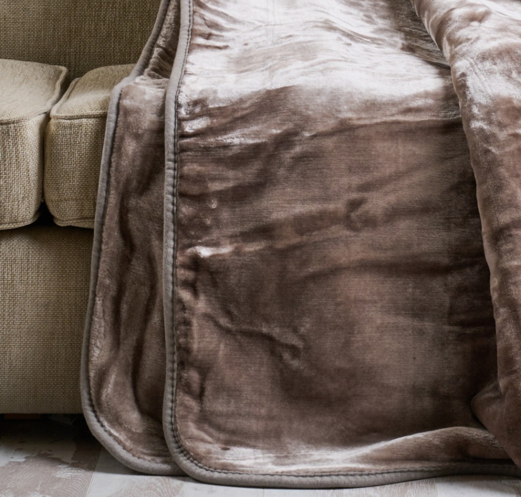 Κουβέρτα μονόχρωμη Βελούρ ''Silk Touch'' Brown