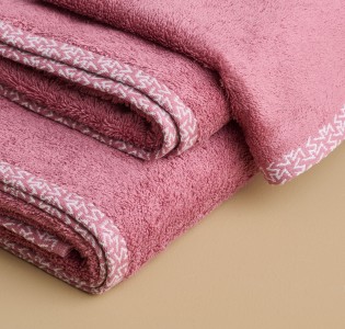 “Saluti” Rose Apple Towel