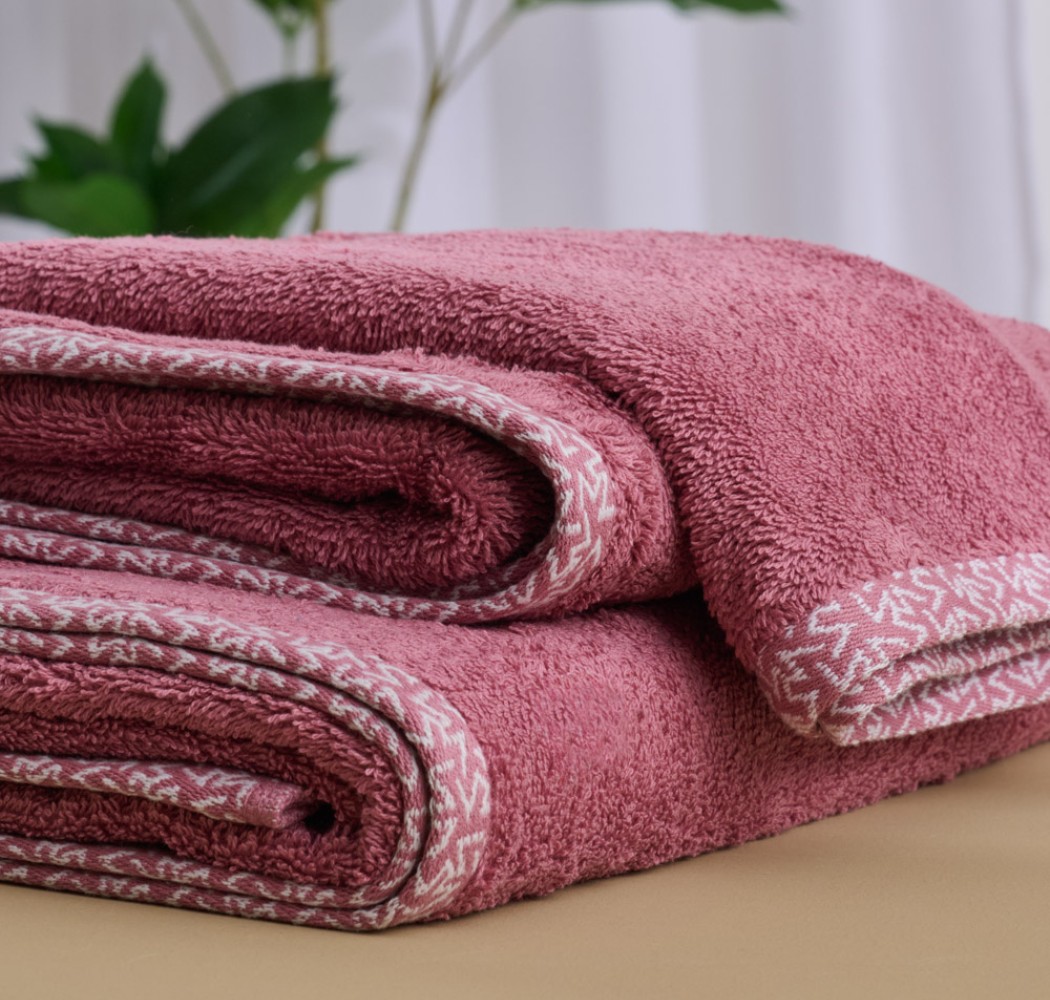 “Saluti” Rose Apple Towel