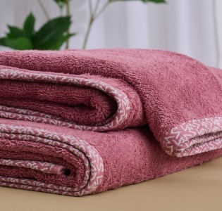 “Saluti” Rose Apple Towel