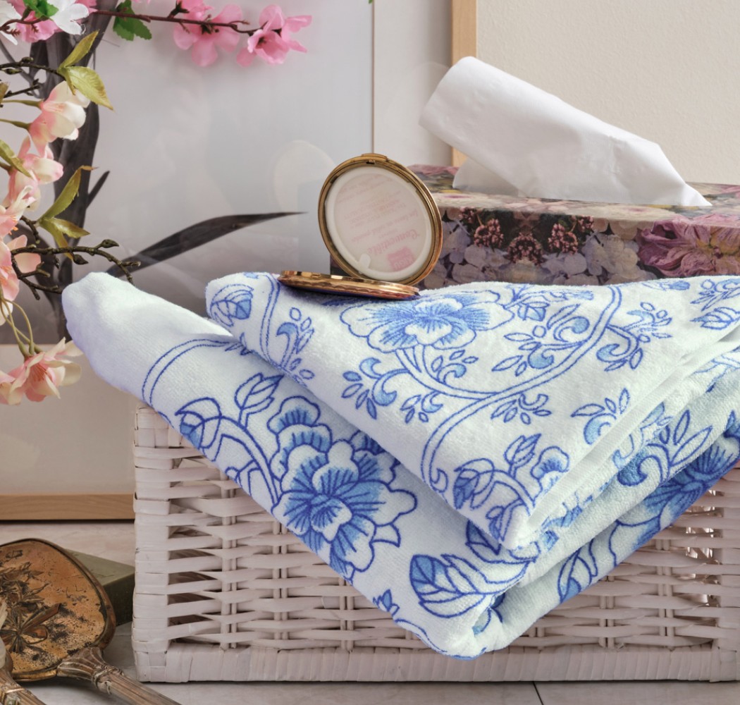 Printed Velour Dahlia Bath Towel - Blue